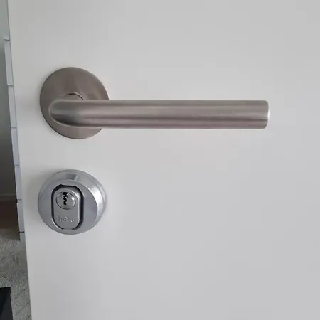 Private In Shared Modern - Hideaway