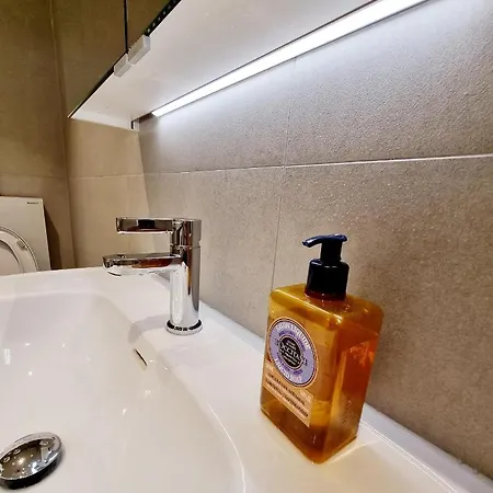 Private In Shared Modern - Hideaway Ubytování v soukromí *