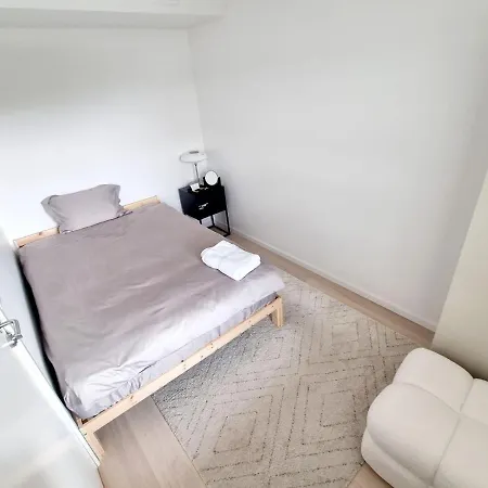 Private In Shared Modern - Hideaway