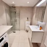 Accommodatie bij particulieren Private In Shared Modern - Hideaway